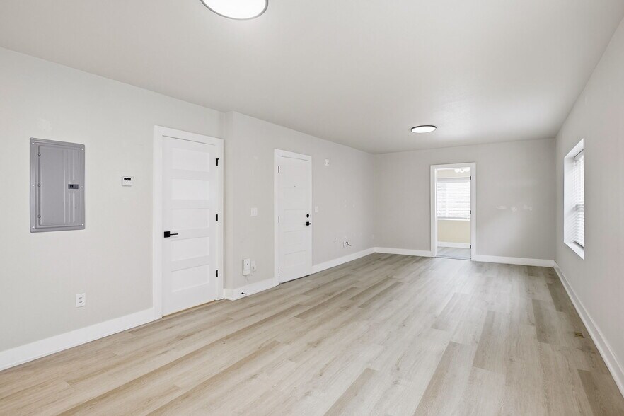 More Photos Of 4335 Mercier St, Kansas City Multifamily For Sale
