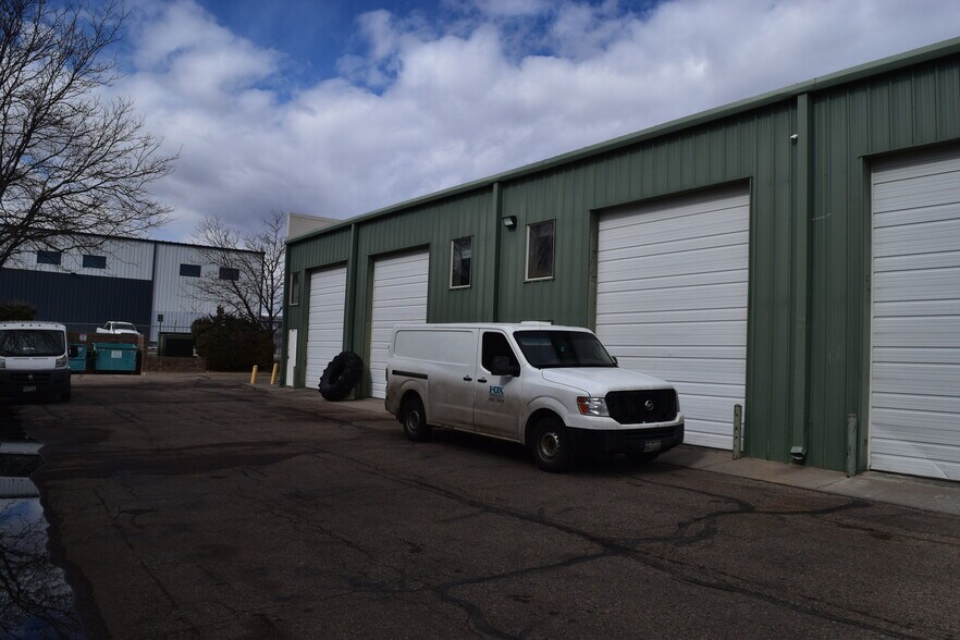 More Photos Of 520-536 W 66th St, Loveland Light Manufacturing For Sale