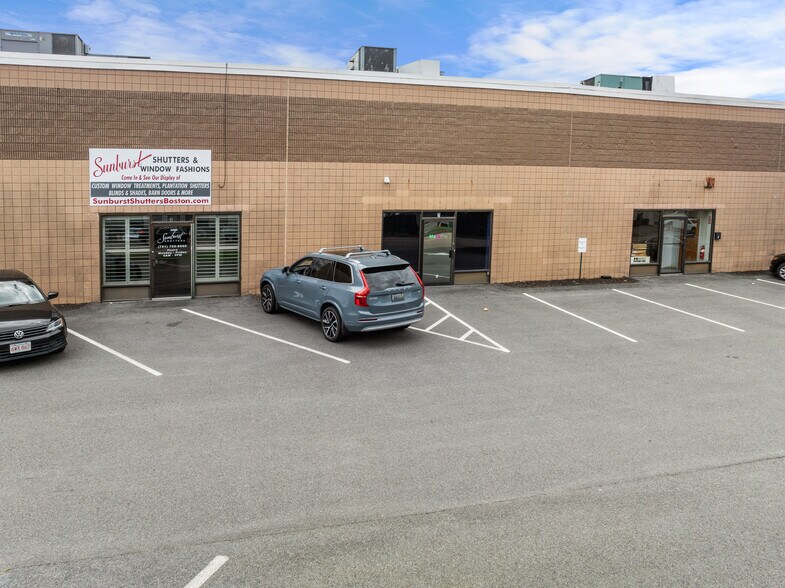 More Photos Of 51-111 Morgan Dr, Norwood Light Manufacturing For Lease