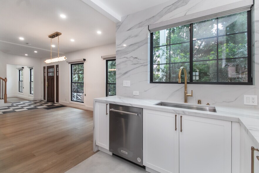 More Photos Of 1718-1726 N Vista St, Los Angeles Apartments For Sale