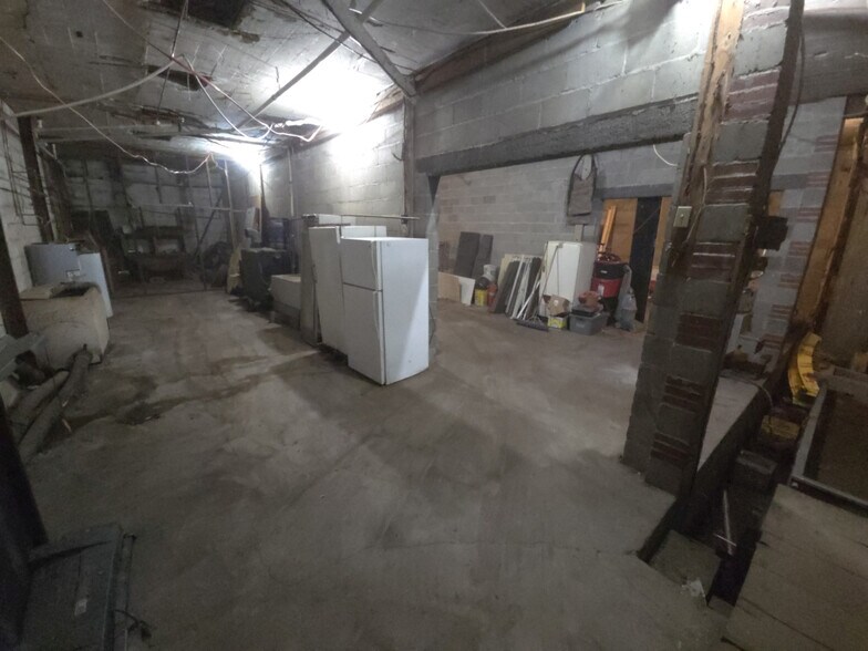 More Photos Of 10543 Old Lake Rd, Lake City Service Station For Sale