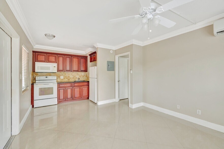 More Photos Of 2901 Middle River Dr, Fort Lauderdale Apartments For Sale
