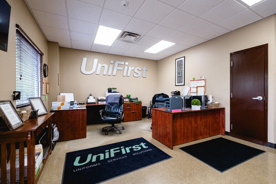 More Photos Of 201 Murphy Dr, Maumelle Research And Development For Lease