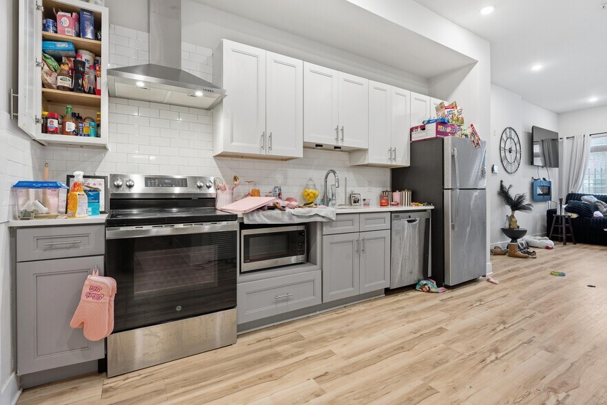 More Photos Of 2440 Kensington Ave, Philadelphia Apartments For Sale