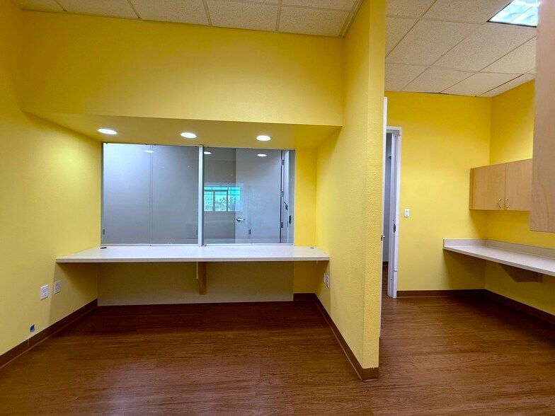 More Photos Of 1743 Park Center Dr, Orlando Medical For Sale