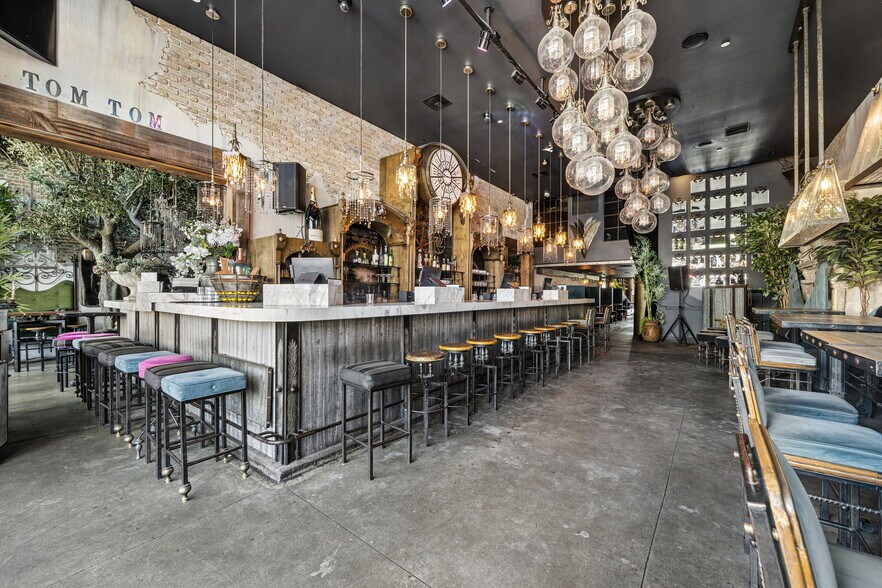 More Photos Of 8928-8930 Santa Monica Blvd, West Hollywood Restaurant For Lease