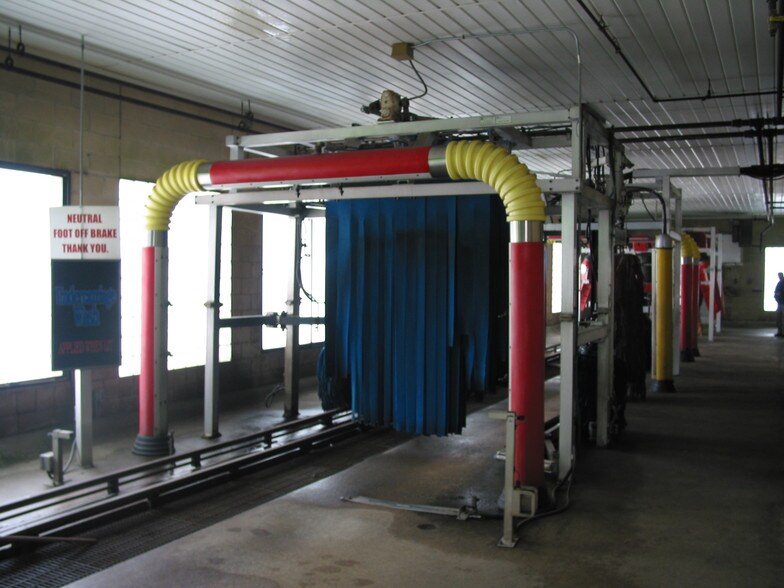 More Photos Of 7300 Lewis Ave, Temperance Carwash For Sale