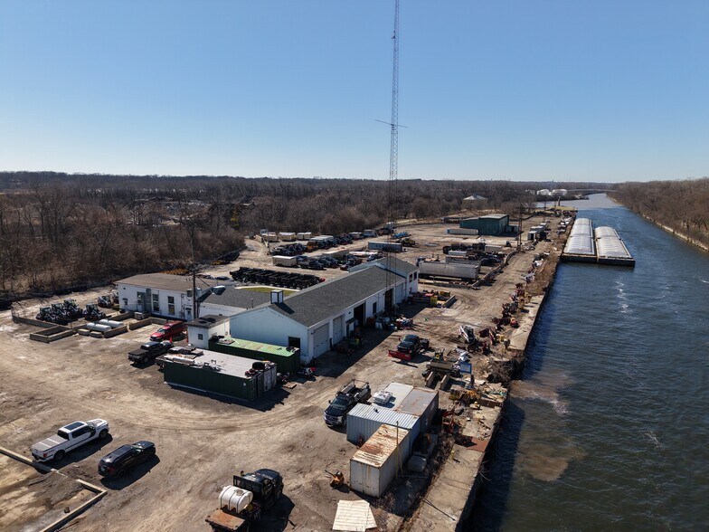 More Photos Of 13108 Grant Rd, Lemont Industrial For Lease