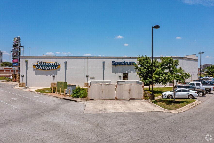 More Photos Of NW Loop 410 @ Blanco Rd, San Antonio Unknown For Lease