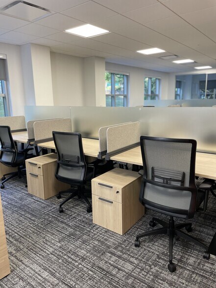 More Photos Of 1000 Northbrook Dr, Trevose Office For Sale