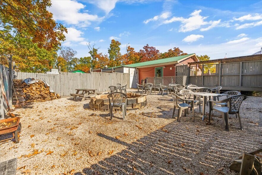 More Photos Of 852 Southern Hwy, Mineral Wells Industrial For Sale