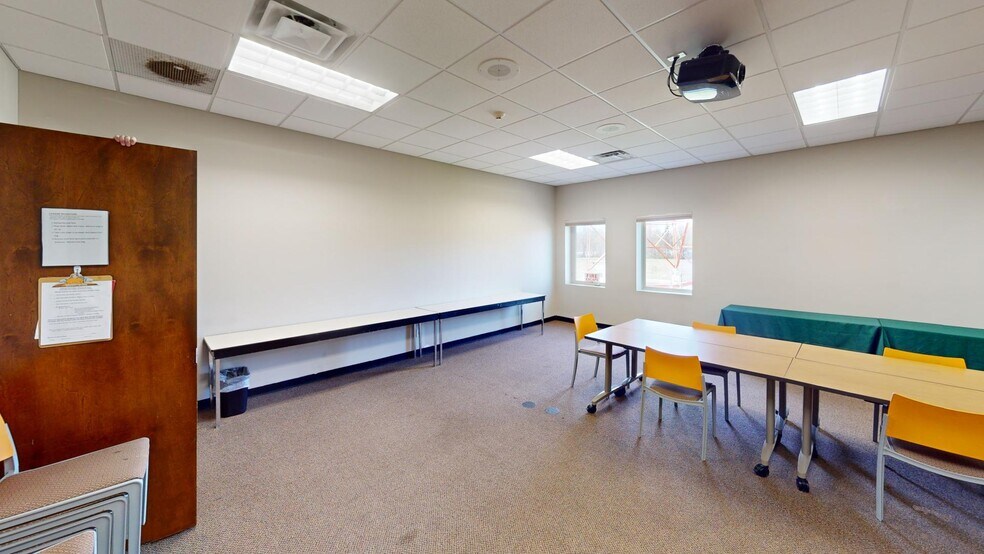 More Photos Of 1170 E Pershing Rd, Decatur Office For Sale