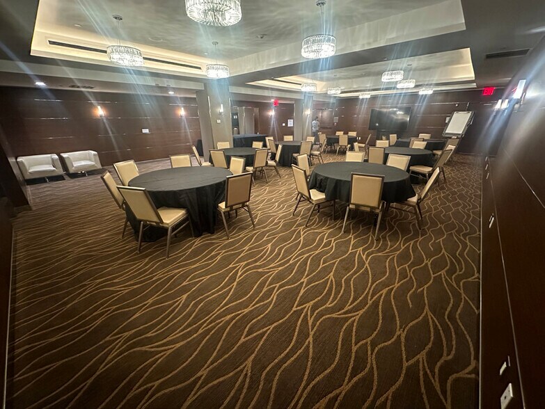 More Photos Of 300 Schermerhorn St, Brooklyn Hotel For Lease