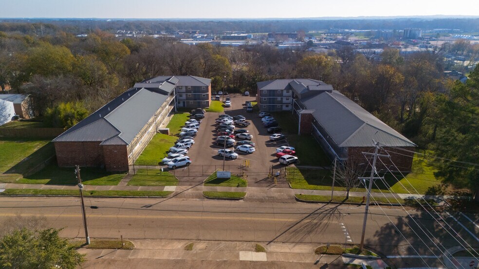 More Photos Of 700-712 N Jefferson St, Jackson Apartments For Sale