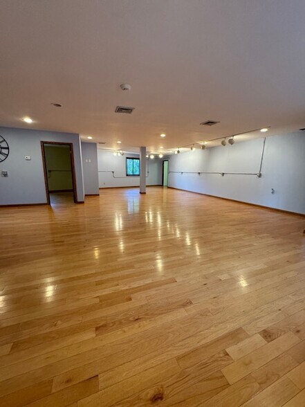 More Photos Of 8 Maple Dr, Monroe Warehouse For Lease