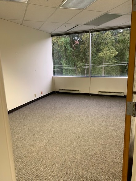 More Photos Of 16216 Baxter Rd, Chesterfield Medical For Lease