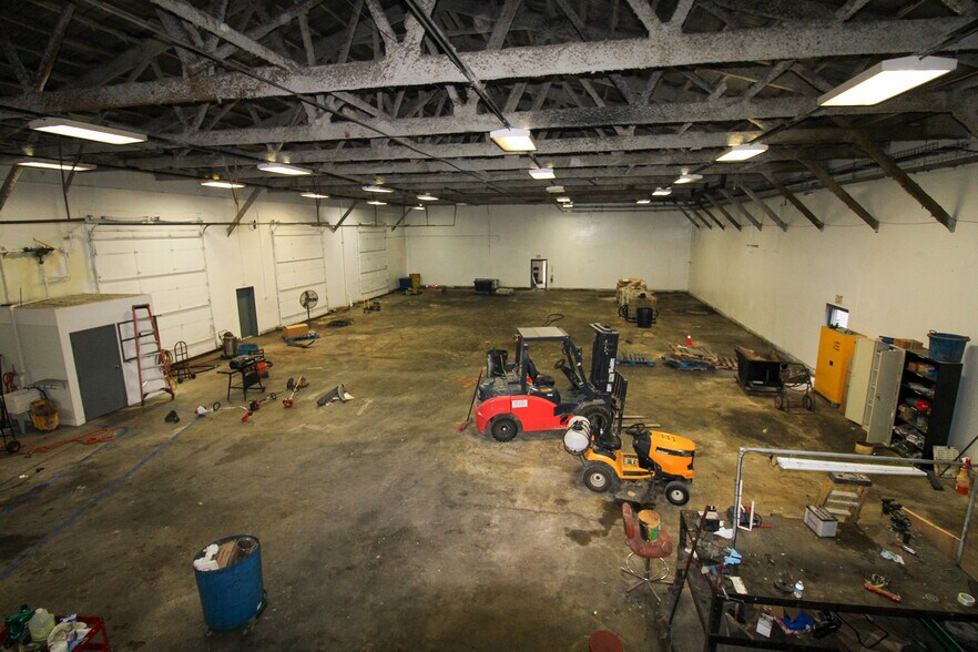 More Photos Of 7350 State Route 111, South Roxana Industrial For Sale