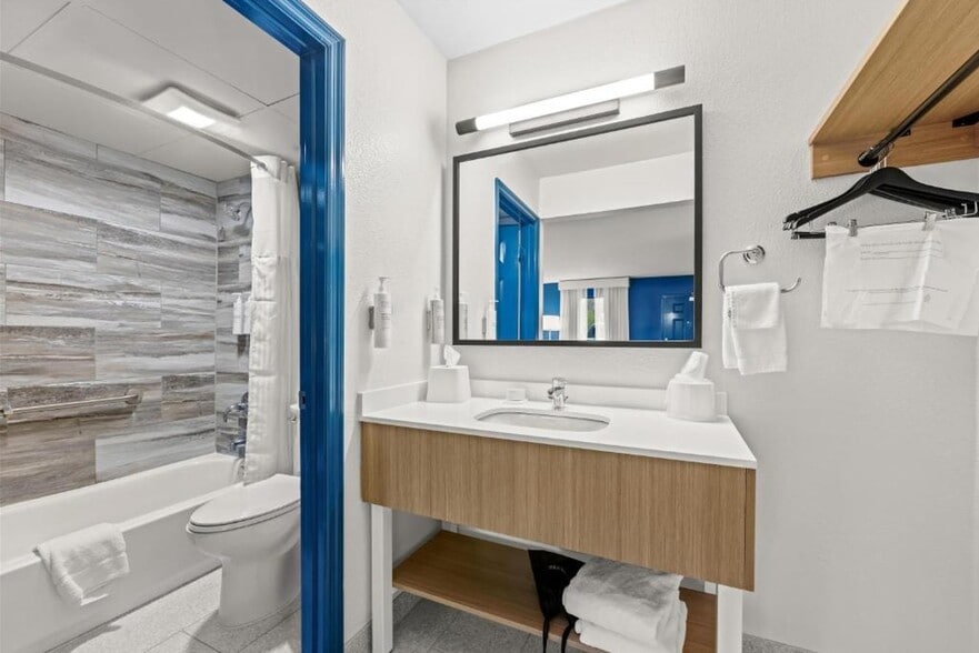 More Photos Of 3402 Winfield Dunn Pky, Kodak Hotel For Sale