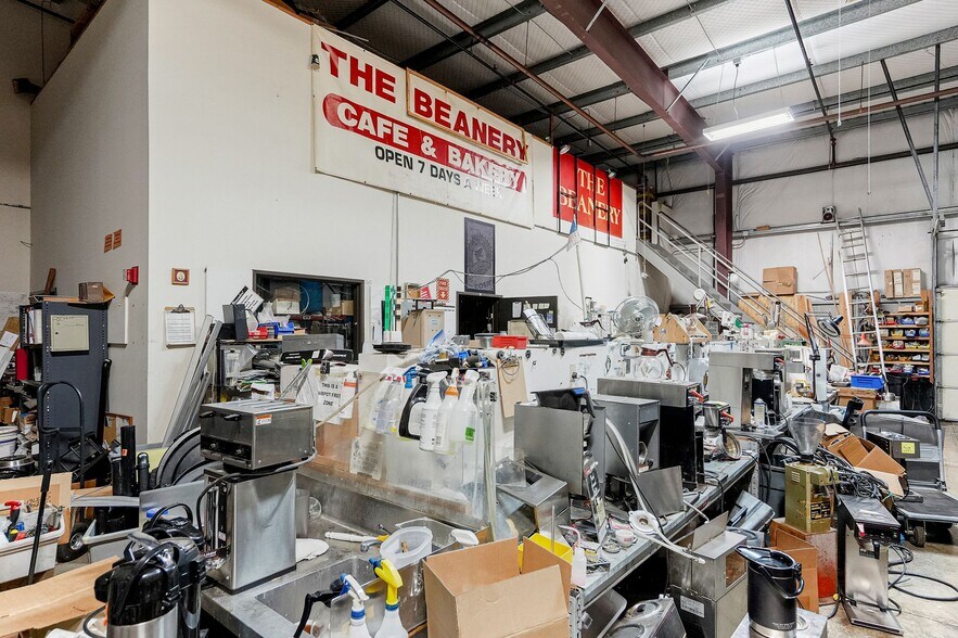 More Photos Of 1852 Fescue St SE, Albany Office For Sale