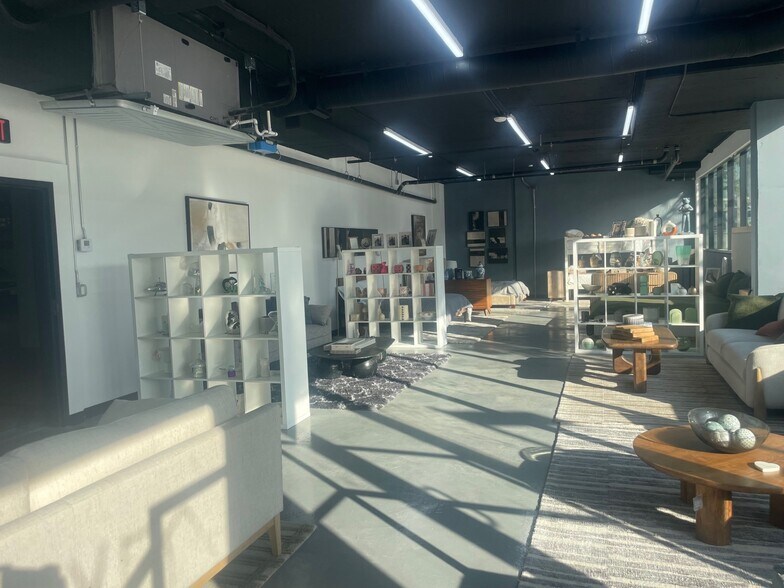 More Photos Of 3977 Beverly Blvd, Los Angeles Apartments For Lease