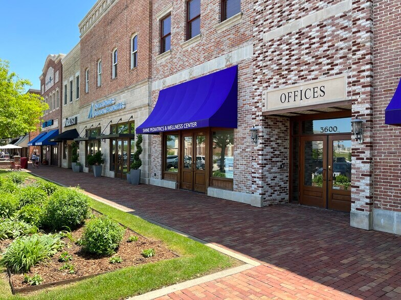 More Photos Of 3600 Shire Blvd, Richardson Unknown For Lease