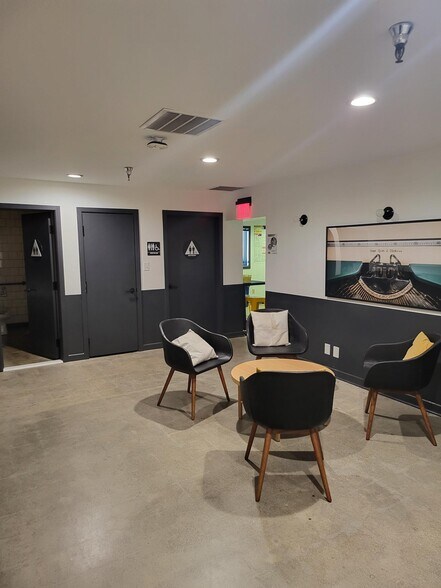 More Photos Of 3000 N Hollywood Way, Burbank Office For Lease