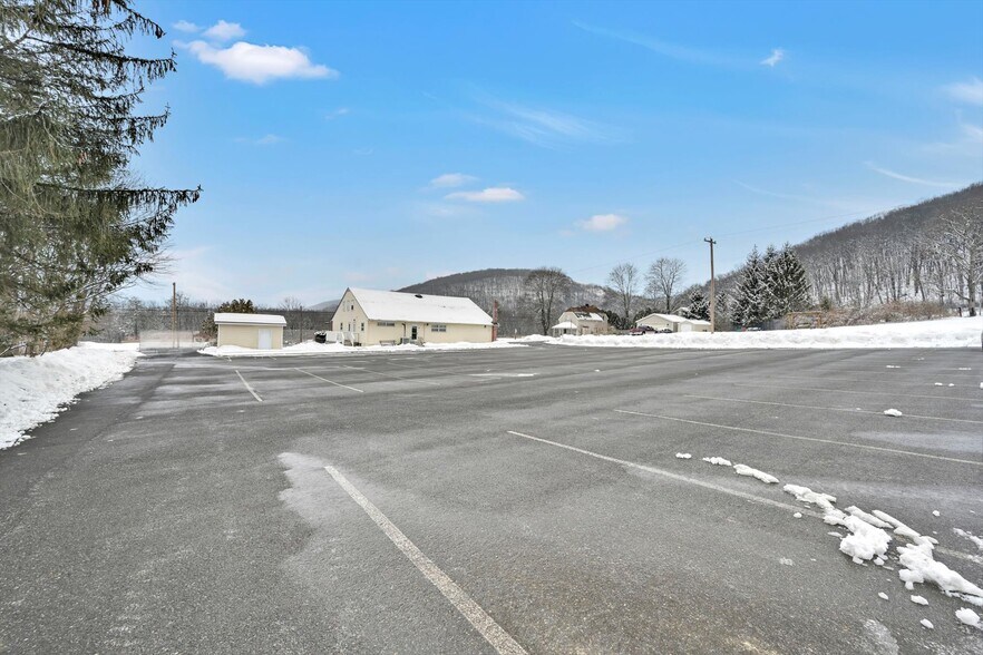 More Photos Of 780 Claremont Ave, Tamaqua Office For Sale