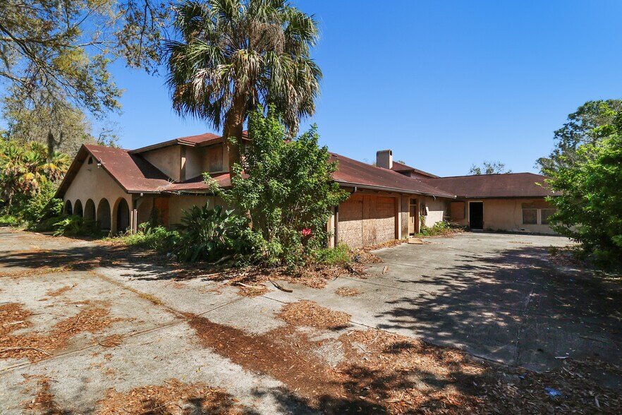 More Photos Of 741 N Combee Rd, Lakeland Rehabilitation Center For Sale