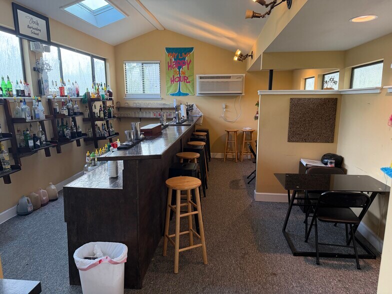 More Photos Of 1524 Smith St, Orange Park Office For Sale