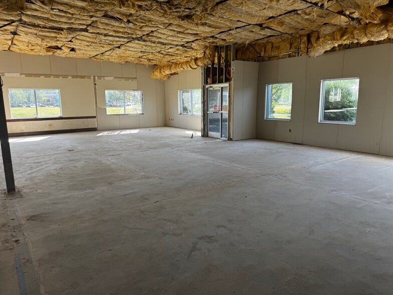 More Photos Of 230 N Equity Dr, Smithfield Medical For Sale