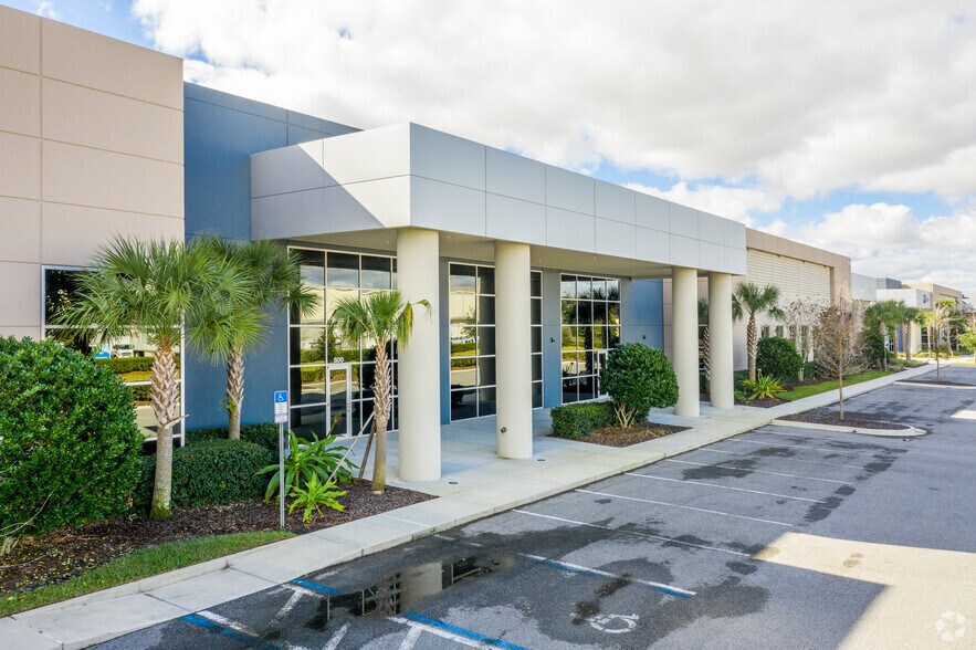 More Photos Of 8063 Beacon Lake Dr, Orlando Unknown For Lease