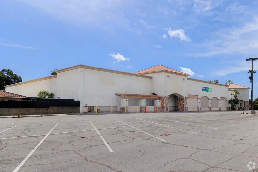 More Photos Of 3380 N Los Coyotes Diagonal, Long Beach Supermarket For Sale