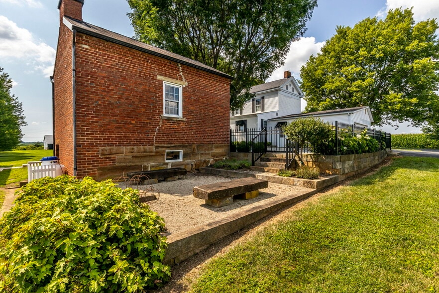 More Photos Of 29614 Tarlton Adelphi Rd, Laurelville Hospitality For Sale