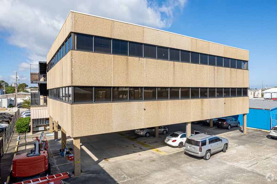 More Photos Of 3525 Hessmer Ave, Metairie Medical For Lease