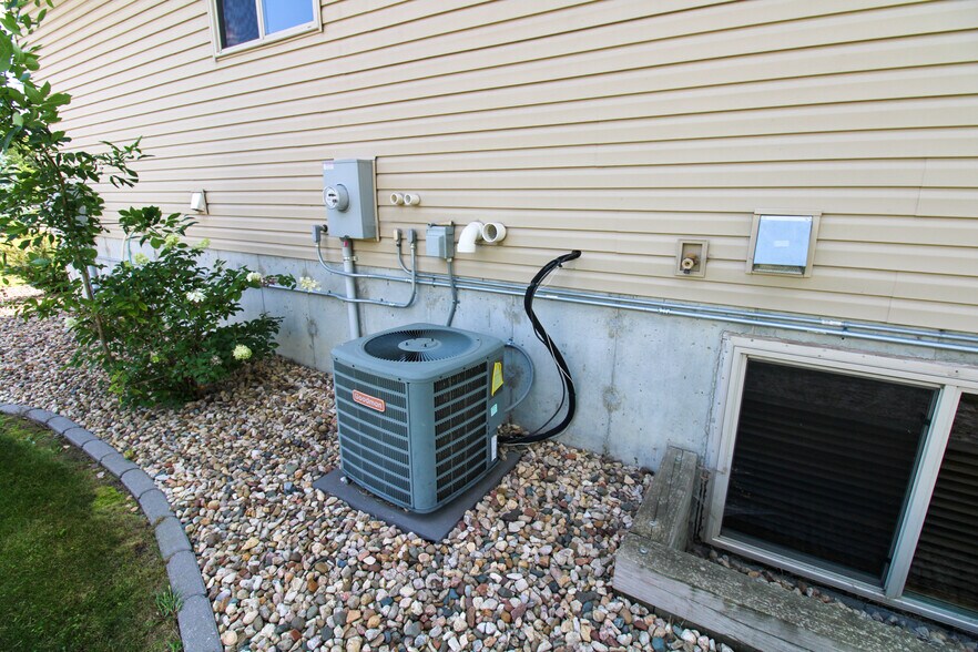 More Photos Of 107 8th Ave SW, Kasson Specialty For Sale