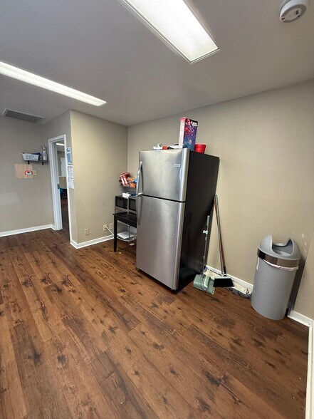 More Photos Of 421 N Sam Rayburn Fwy, Sherman Medical For Lease