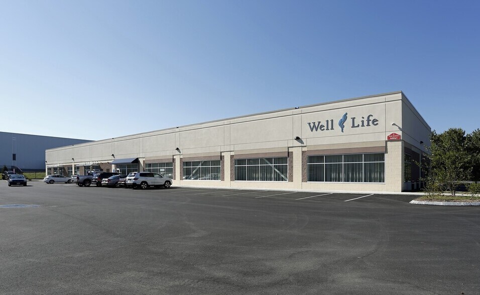 Primary Photo Of 2 1st Ave, Peabody Medical For Lease
