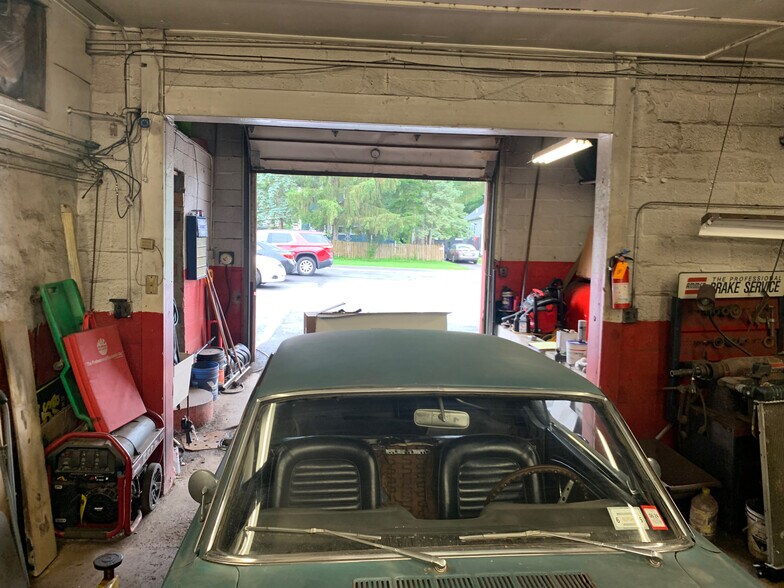 More Photos Of 422 Kinne St, East Syracuse Auto Repair For Sale