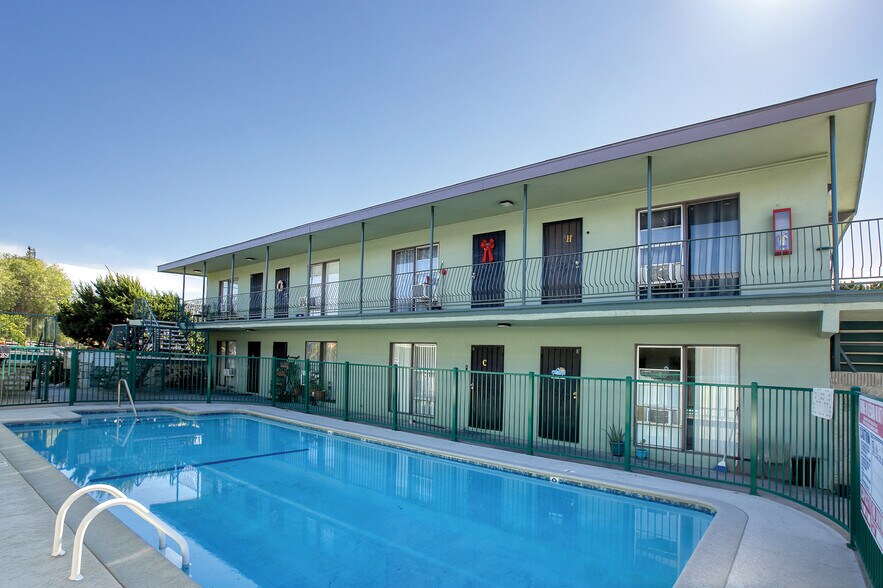 More Photos Of 11523-11529 Old River School Rd, Downey Apartments For Sale