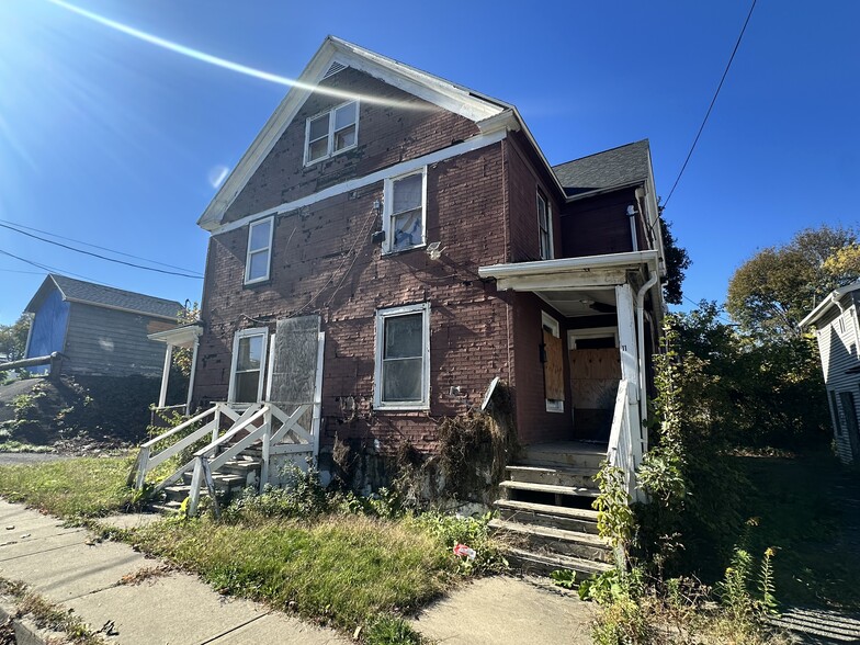 More Photos Of 9 Wells Ave, Johnson City Apartments For Sale