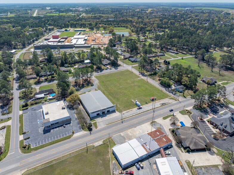 More Photos Of 640 E Washington Ave, Ashburn Freestanding For Sale