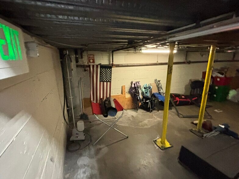 More Photos Of 1414 Pacific Coast Hwy, Hermosa Beach Auto Repair For Lease