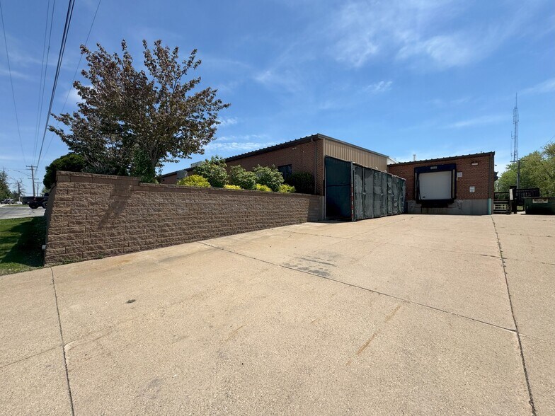 More Photos Of 100 A J Harle Dr, Galena Manufacturing For Sale