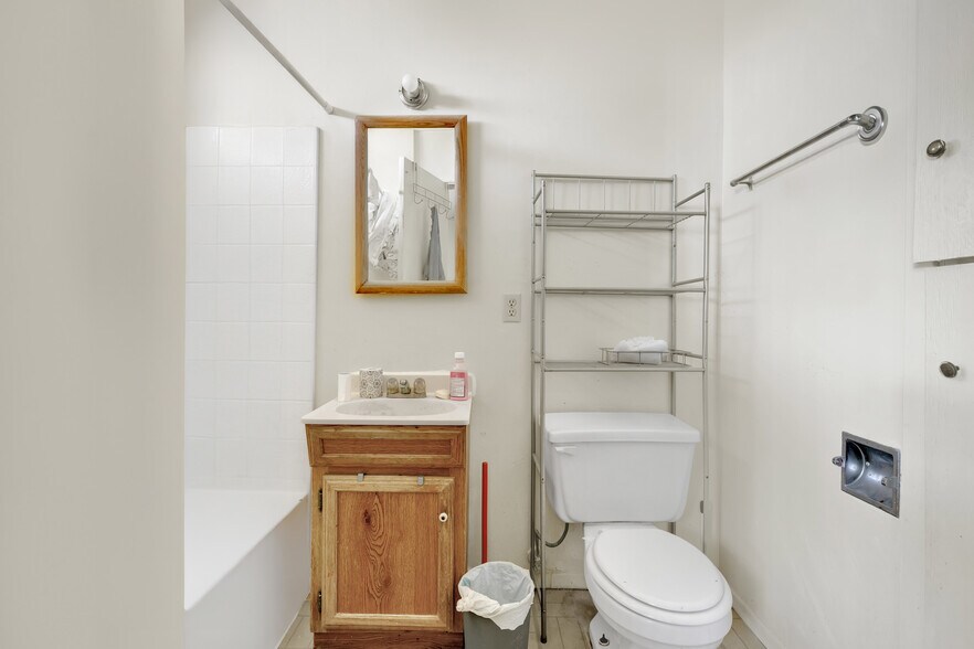 More Photos Of 601 E Rice St, Blythe Apartments For Sale