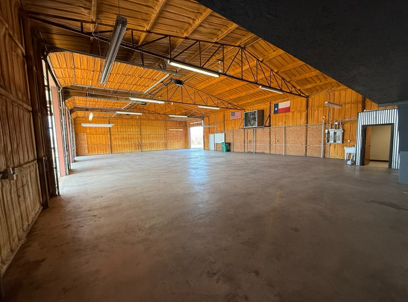 More Photos Of 501 Boyd Business Pky, Boyd Warehouse For Sale