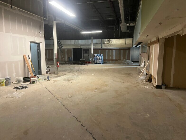 More Photos Of 1323 Jackson St, Anderson Storefront For Lease