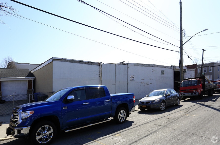 More Photos Of 2883 Miles Ave, Bronx Warehouse For Lease