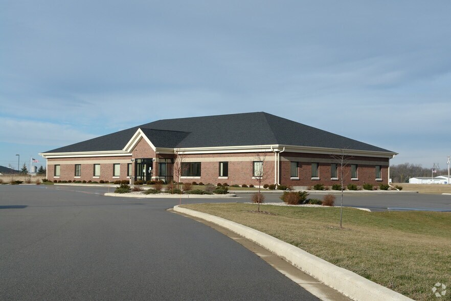 More Photos Of 2935 Universal Ct, Oshkosh Medical For Lease