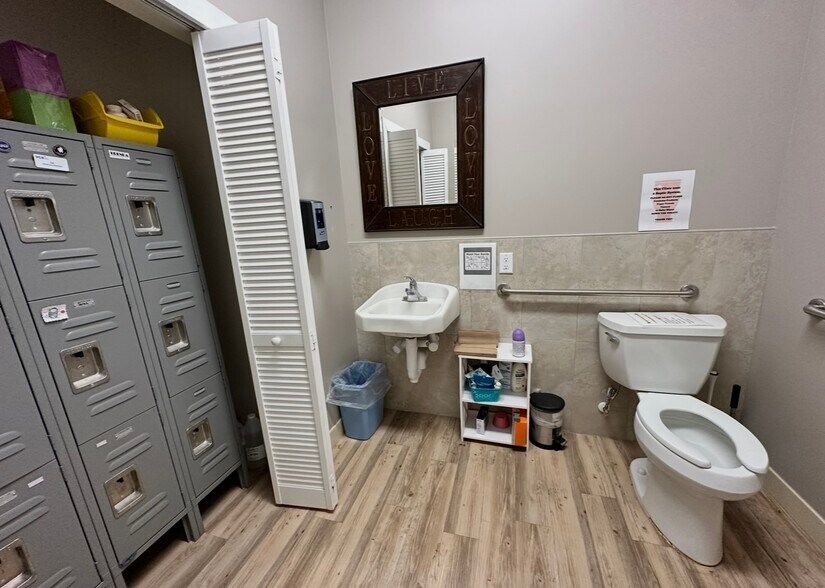 More Photos Of 1104 S Nova Rd, Ormond Beach Office For Sale