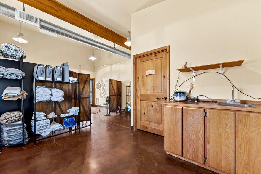 More Photos Of 911 19th Ave, Oroville Freestanding For Sale